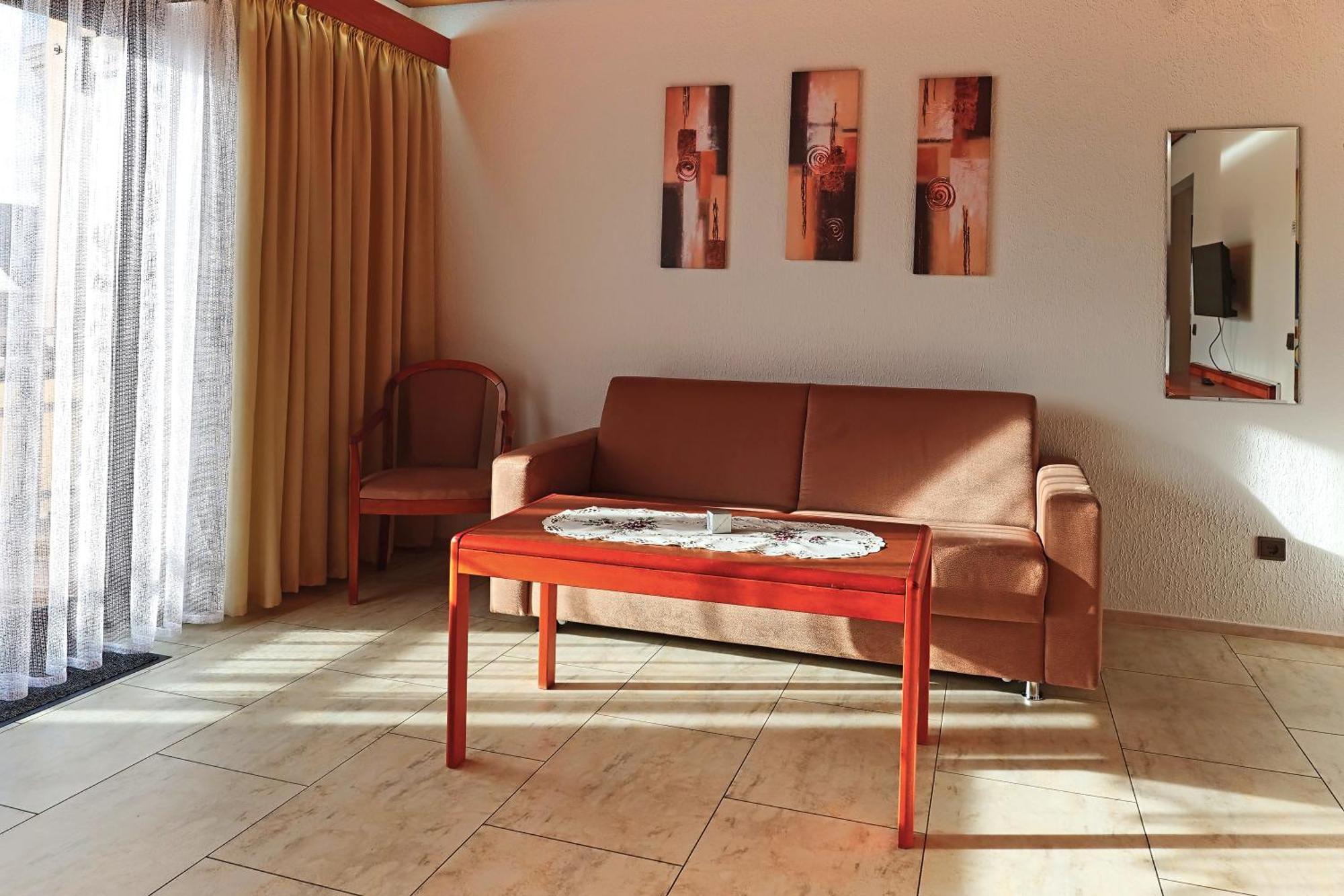Hotel Garni Sebastian Kirrweiler  Εξωτερικό φωτογραφία